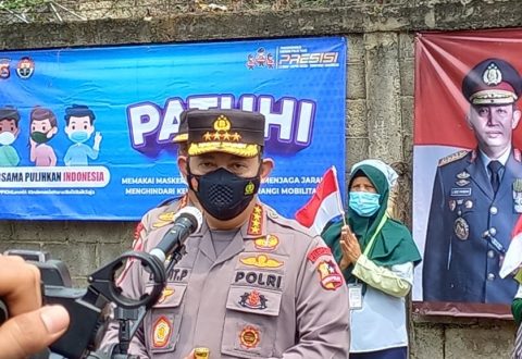 Kapolri Jenderal Polisi Listyo Sigit Prabowo meninjau langsung kegiatan vaksinasi massal. Foto: Mascipoldotcom.